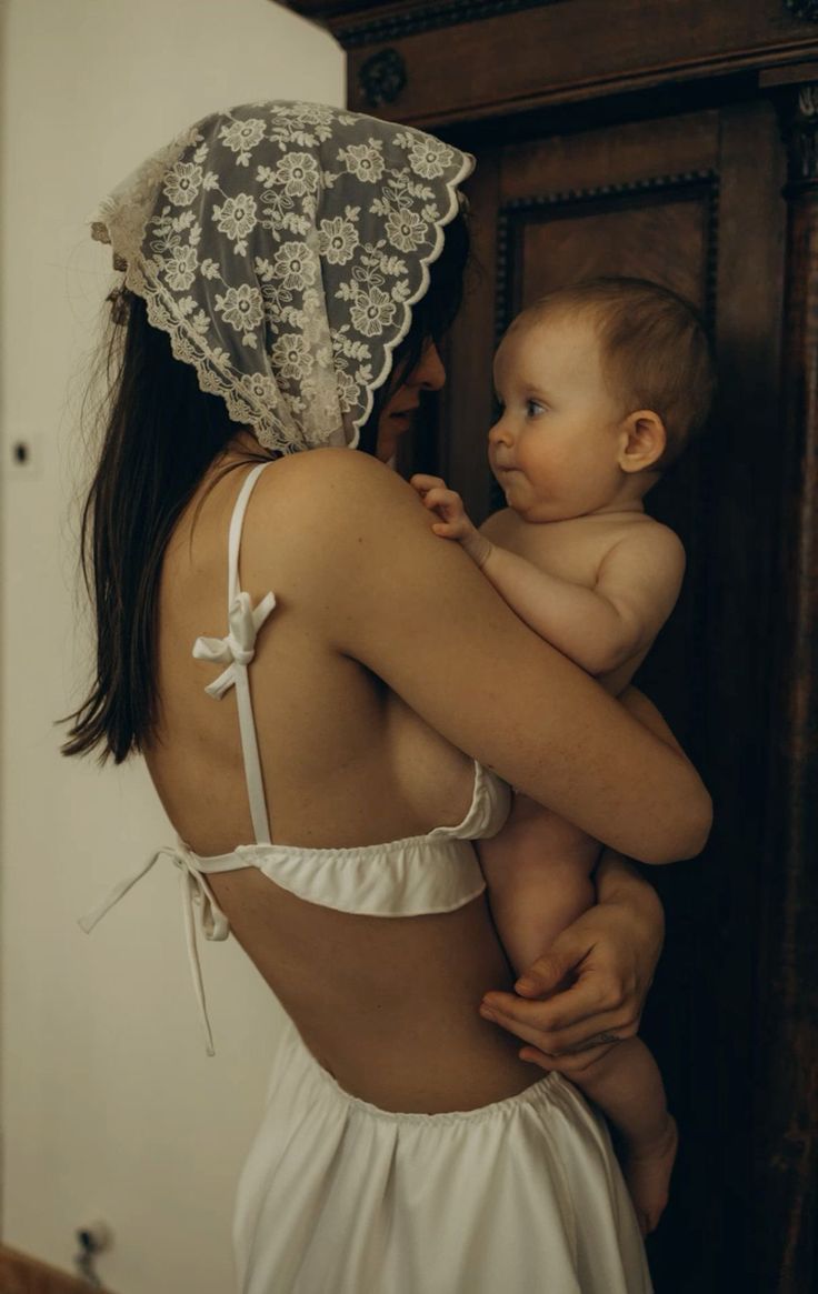 Keeping Motherhood in Memory: The Link Between Object, Emotion, and Memory