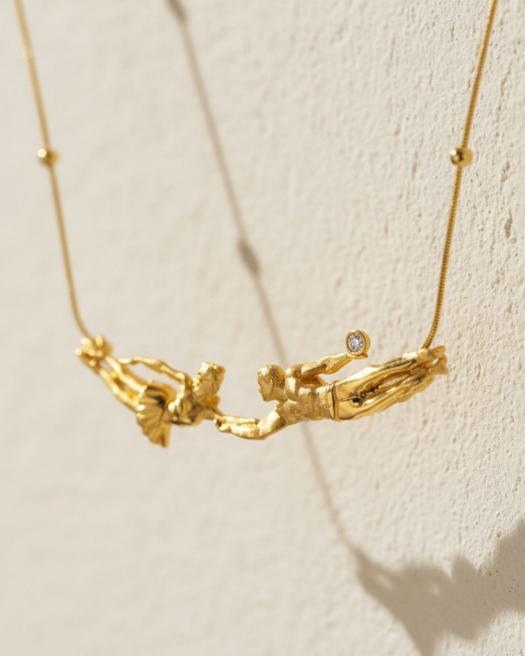 Falling Into You Kolye