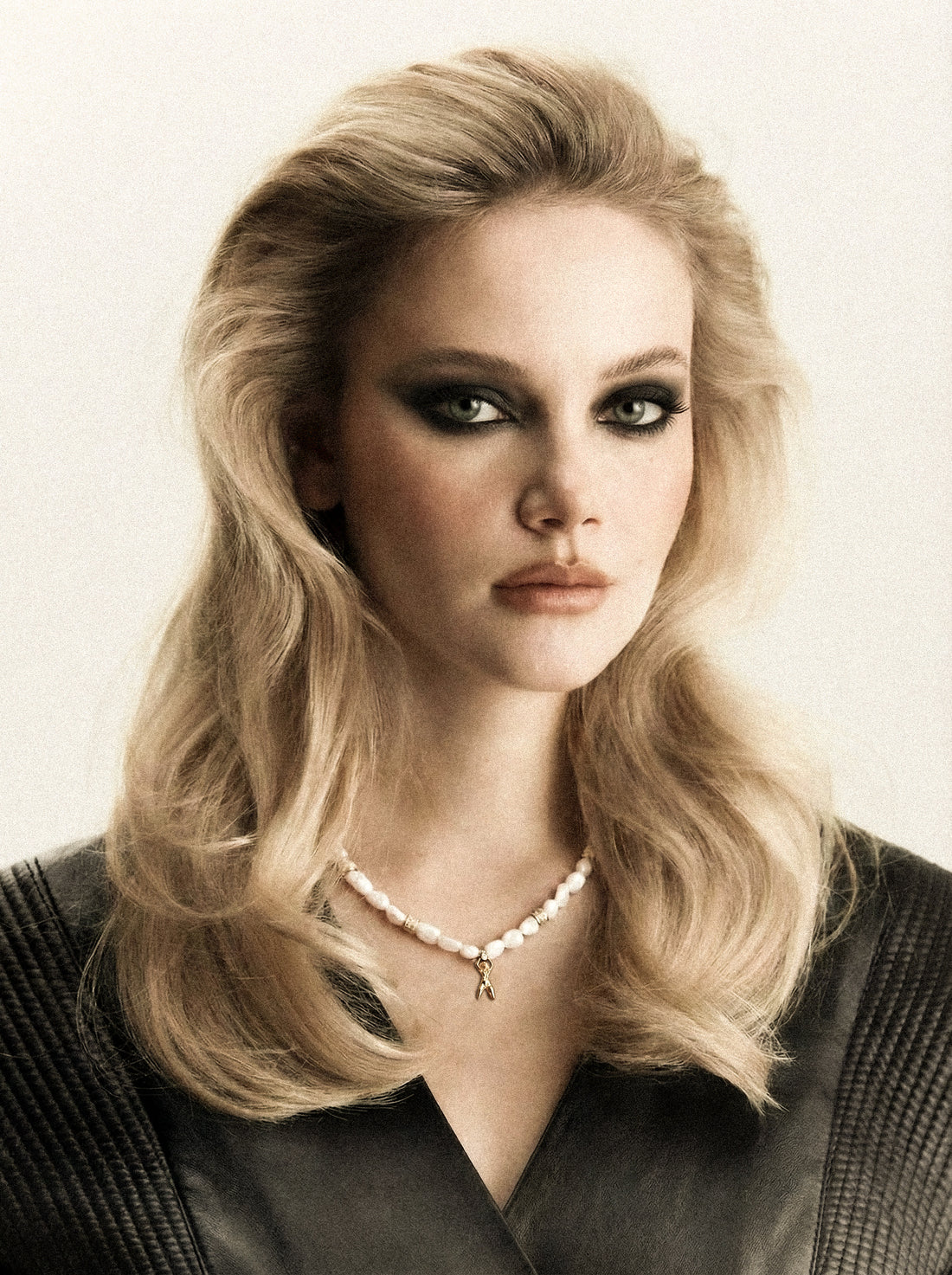 Ay taşı dişil enerji kolye