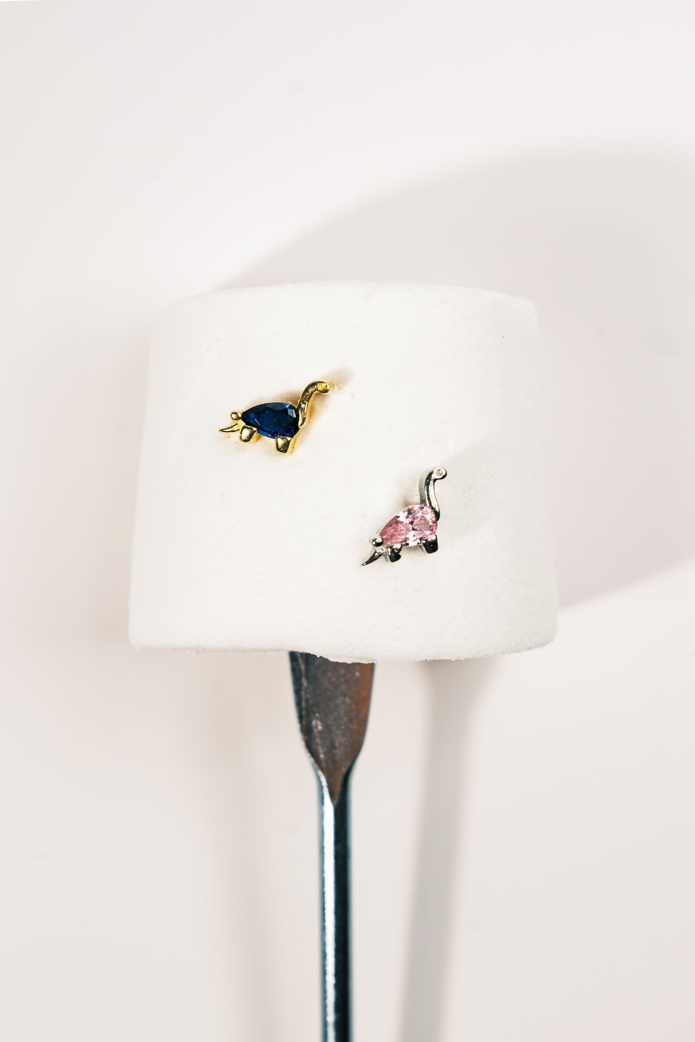 Pink Dinazor Piercing