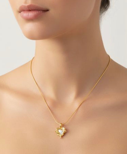 Flowing Mother-of-Pearl Heart