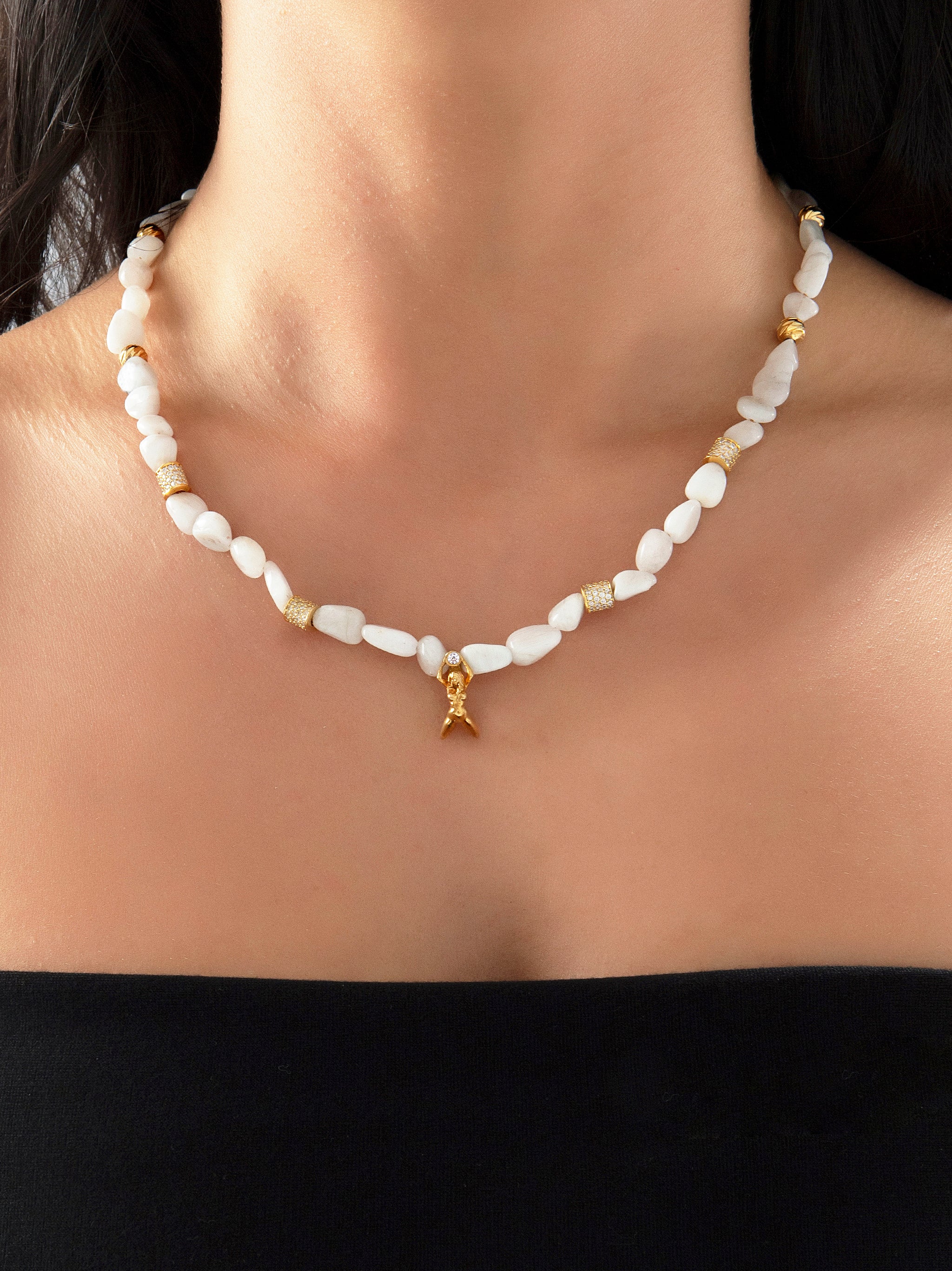 Ay taşı dişil enerji kolye