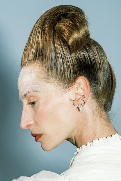 Lüks altın kaplama Bullish Pearl Earring görünümü