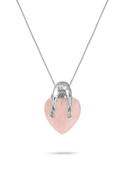 Atlas figürlü pembe kuvars kolye detay görünümü